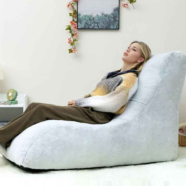 Lounge de espuma tipo pufe para varanda de quarto de apartamento